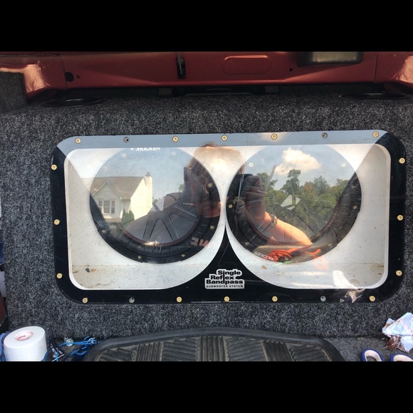 Two 10” Kicker CompR subwoofers and a 600w amp - Picture 3 of 5